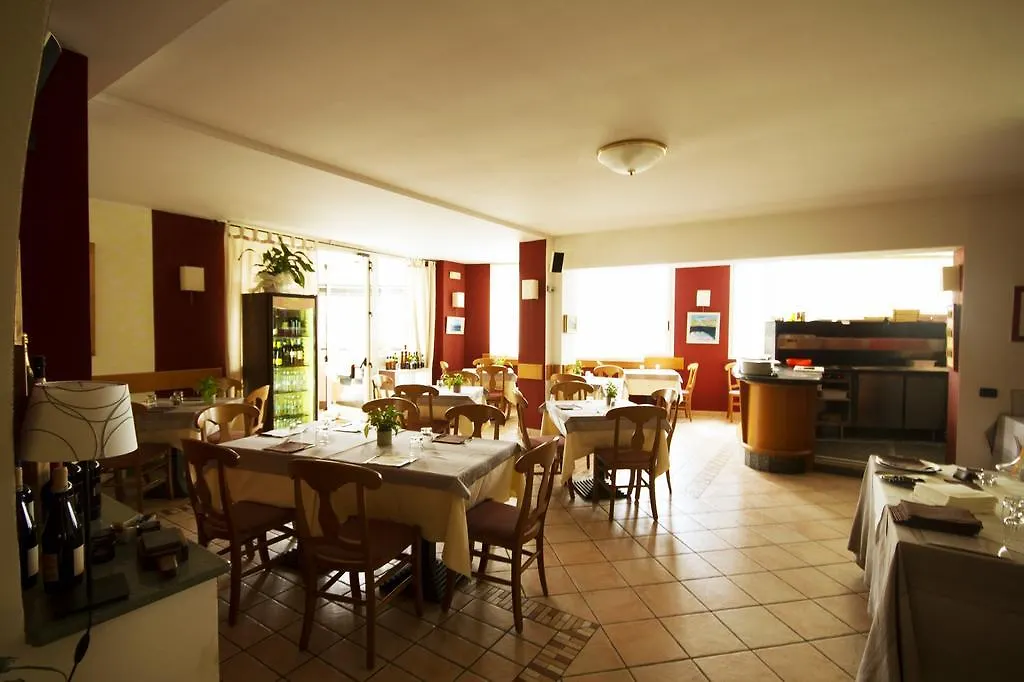 Albergo Lario Gera Lario 2*,